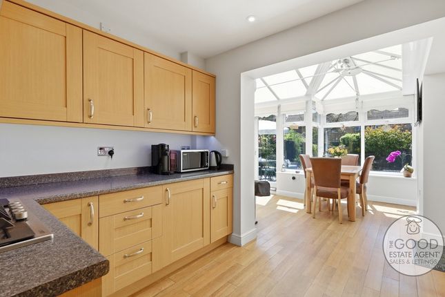 8, Lambourne Road, Chigwell photo 4