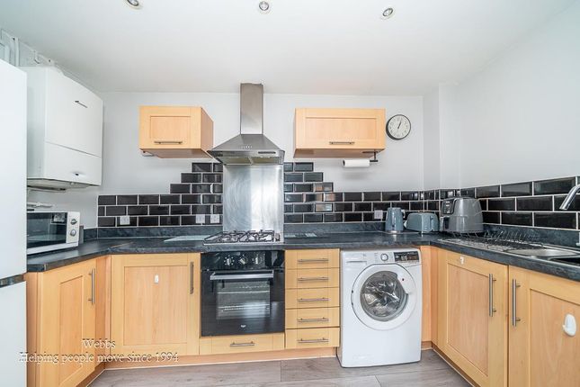 3, Glovers Hill Court, Rugeley photo 3