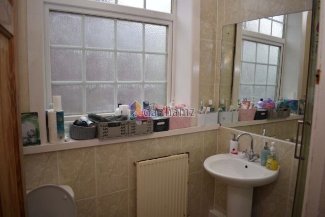 Thumbnail Property to rent in Cliff Road, Headingley, Leeds