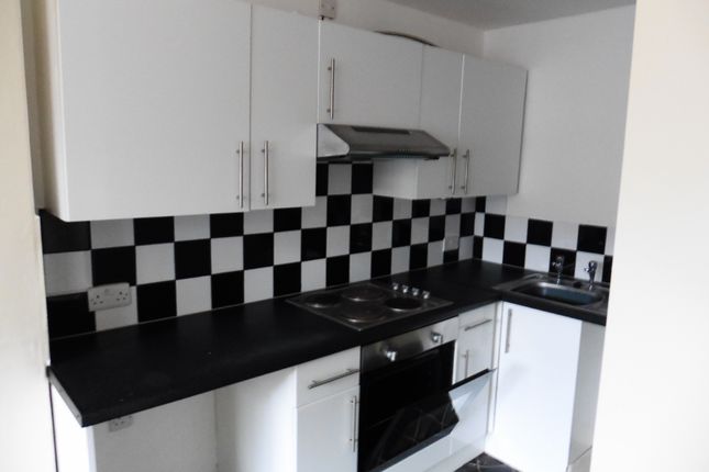 Thumbnail Flat for sale in 14 Bodfor Street, Rhyl, Clwyd