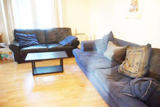 Flat to rent in Ridley Close, Barking