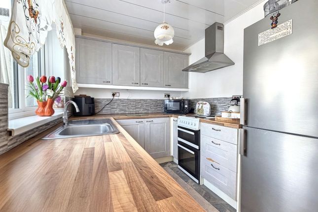 6 Manorway, Jarrow photo 3