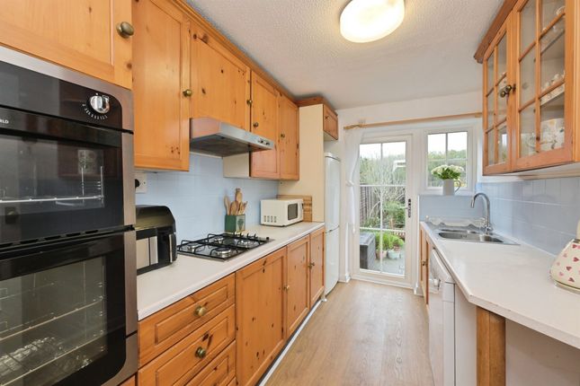44, Tanners Crescent, Hertford photo 3