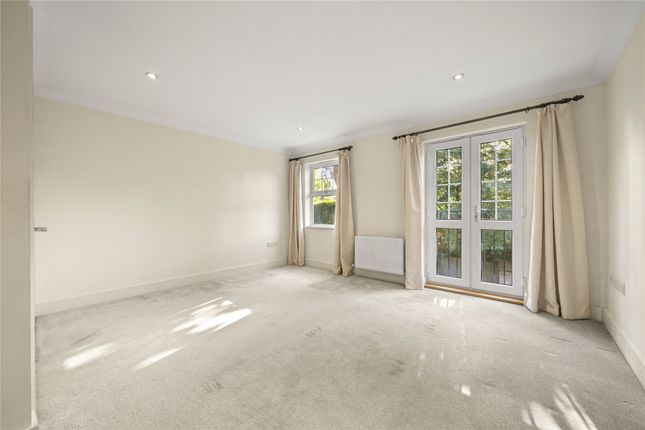6, Sterling Place, Surrey photo 3