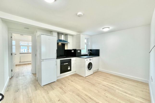 Thumbnail Flat to rent in Hertford Road, London