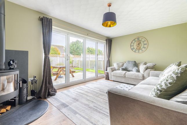 15 Hill View Drive, Great Yarmouth photo 2