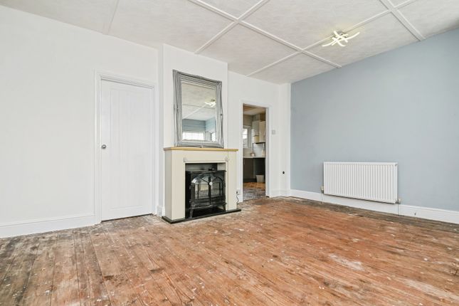 12, Golf Green Road, Clacton-on-Sea photo 3