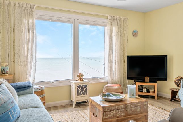 Flat 5, Foreshore House, 30, Fore Street, Devon photo 2