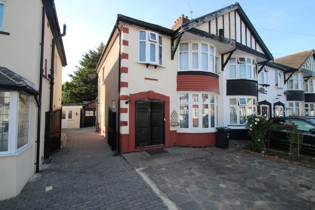 3-bed other on 300, Stradbroke Grove, Illford, £600,000