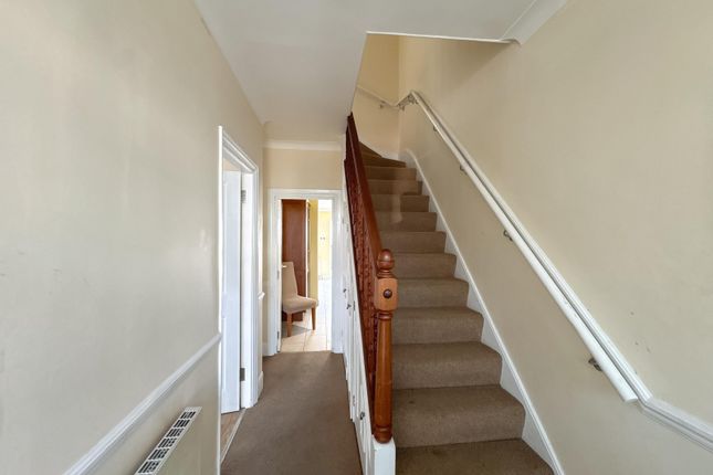 18 Surrey Road, DAGENHAM photo 2
