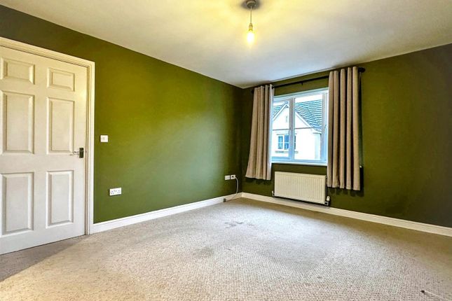 25, Wardle Gardens, Leek photo 4