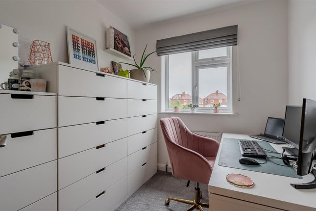 Bedroom / Study