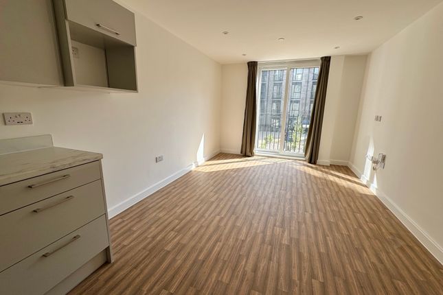 Flat E14, Leicester photo 5