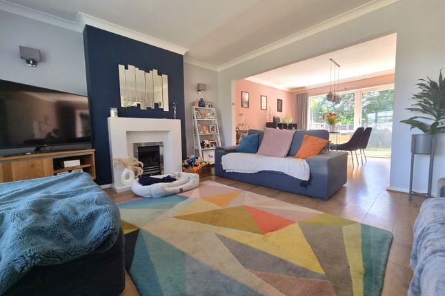 8, Russell Road, Havant photo 2