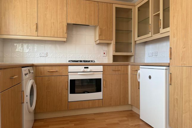 28, Rose Garth Close, Spital photo 5