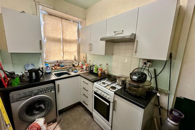 36, Rochdale Road, Rochdale photo 4