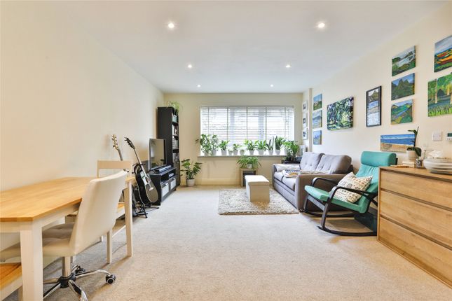 Flat to rent in New Church Road, Hove, East Sussex
