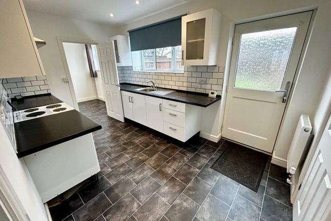 95, Queens Crescent, Great Yarmouth photo 3