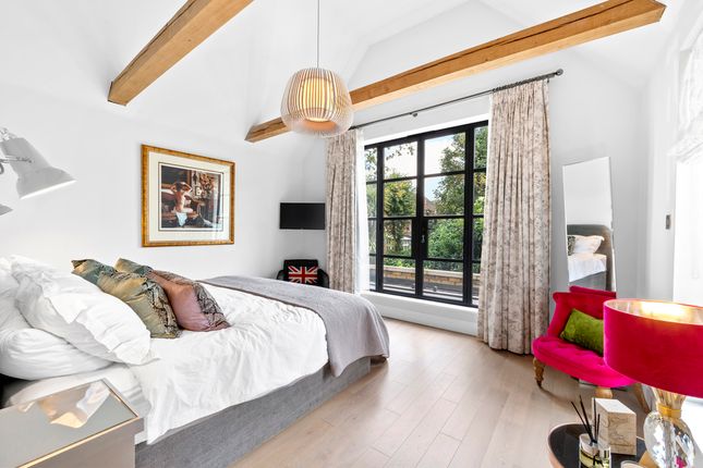 The Coach House, 3a Copse Hill, London photo 4