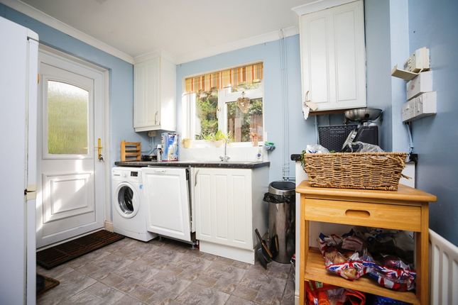 8, South Lea, Ashford photo 3