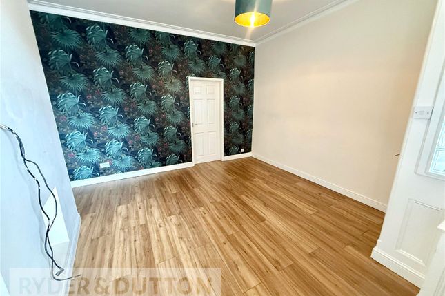 10, Daisy Street, Oldham photo 4