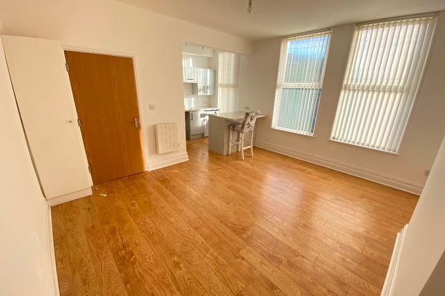 Apt 3, 2 Broughton Drive, Liverpool photo 2