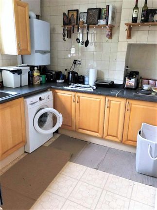 14 Sturgess Avenue, London photo 5