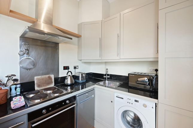 Flat 3, 57, Gratton Road, London photo 4