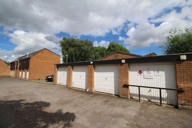 Parking/garage to rent in Long Acre Close, Canterbury