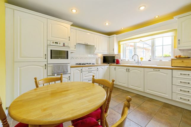 25, Salisbury Drive, Lincoln photo 3
