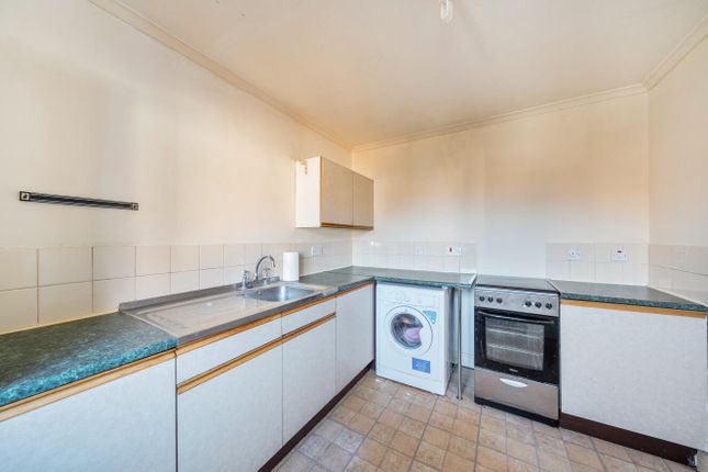 10, Francis Court, Thorpe Willoughby photo 3