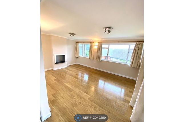 Flat to rent in Bredon Court, Exeter