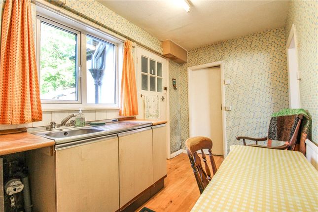 4, Turner Crescent, West Yorkshire photo 4