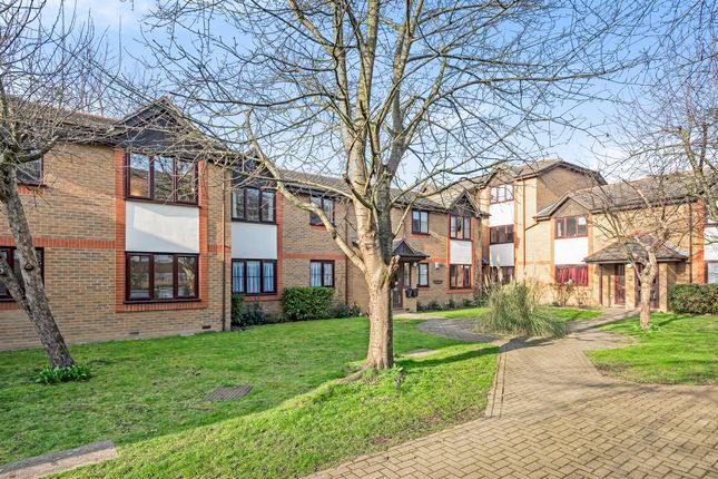 Flats and Apartments for Sale in Brentford - Buy Flats in ...
