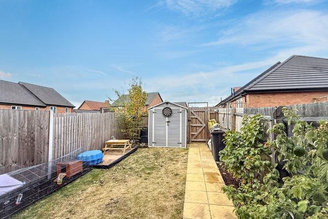28 Riley Drive, Ibstock photo 4