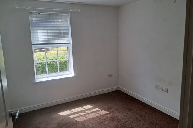 Flat (Ground Floor) 172, Guernsey Avenue, Chorley photo 5