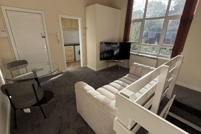 Flat 2, 30, Moorfield Road, Manchester photo 2
