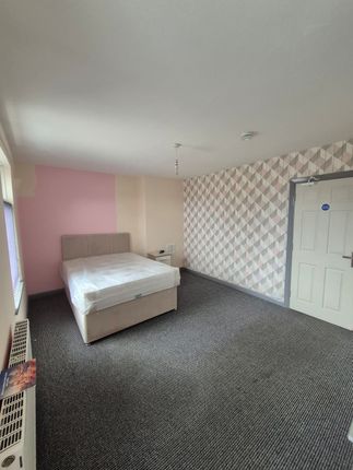 Broom Hall Crescent, Birmingham photo 2