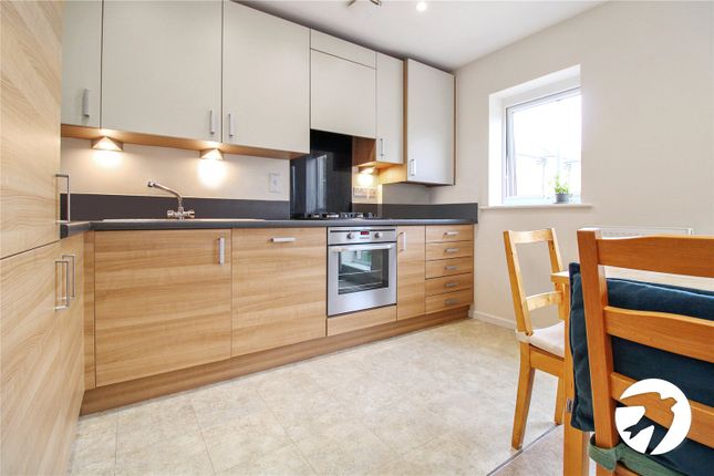 44, Lister Drive, Gravesend photo 2