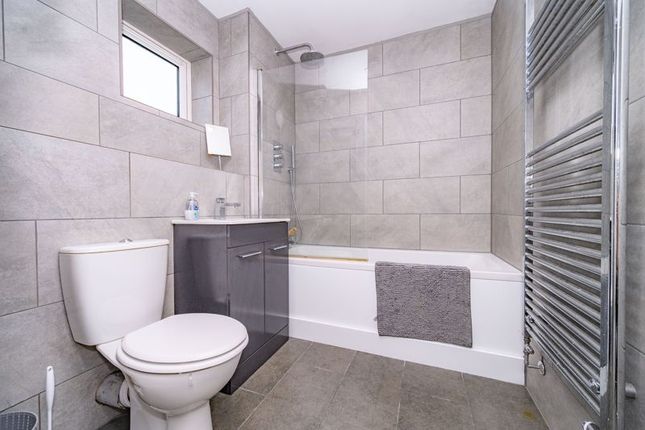 108, Northdown Road, Hatfield photo 3
