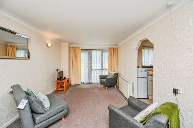 Flat 16, Somerford House, 2, Nicholas Road, Merseyside photo 4