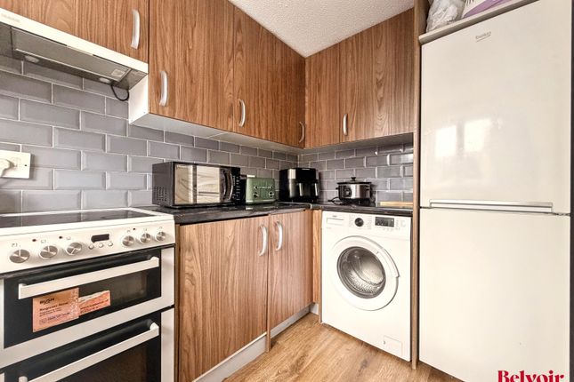 24, Meadow Lea, Cheltenham photo 4