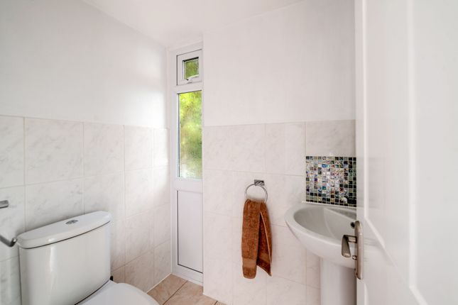 34 Burnham Drive, Reigate photo 3