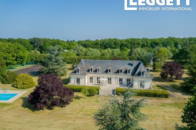 Thumbnail Villa for sale in Azay-Le-Rideau, Indre-Et-Loire, Centre-Val De Loire