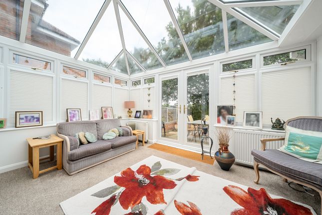 105, Westbury Road, Hertfordshire photo 4