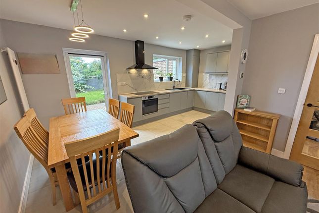 14, Thropton Place, North Shields photo 3