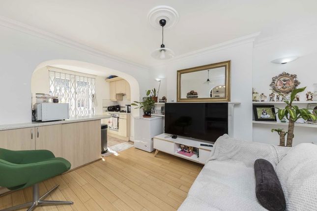 Thornfield Road, London photo 3