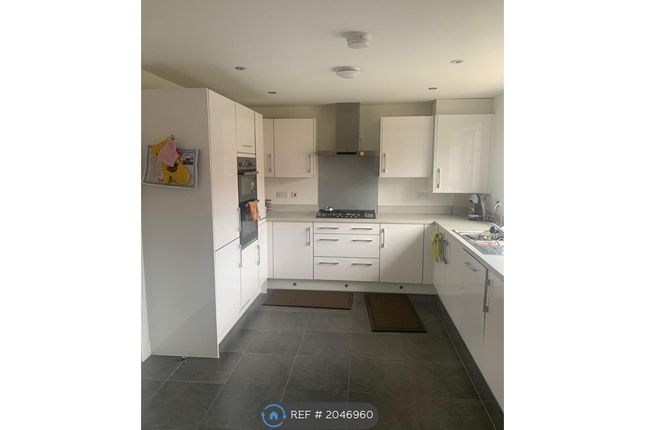 Detached house to rent in Fullbrook Avenue, Spencers Wood, Reading