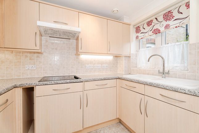 12, Ainsworth Court, Holt photo 2