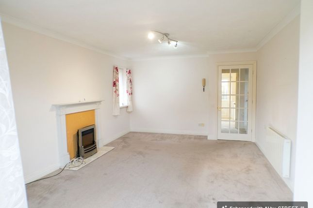 25 The Ferns Bricksbury Hill, Farnham photo 3